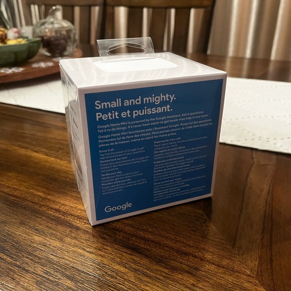 Google Home Mini - Picture 3 of 4